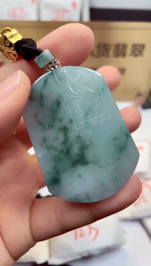 翡翠未镶嵌颈饰天然缅甸翡翠A货