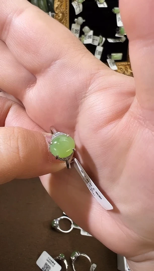 未镶嵌戒指和田玉咚*啊和田玉黑羊洞碧玉戒指