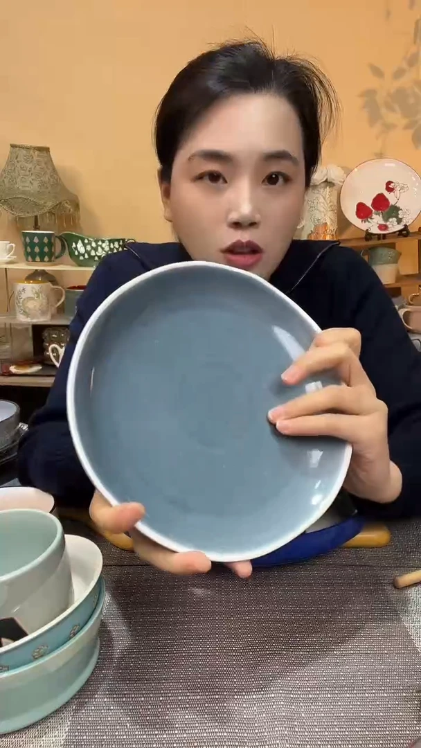 瓷片2个8英寸盘 微瑕介意勿拍