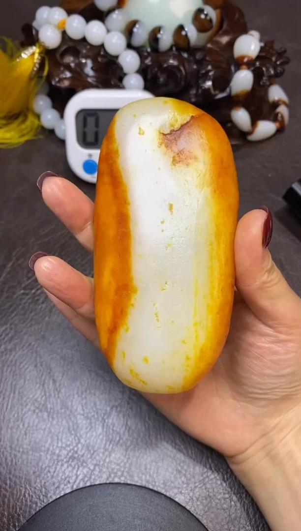 未镶嵌和田玉摆件刘***…和田玉