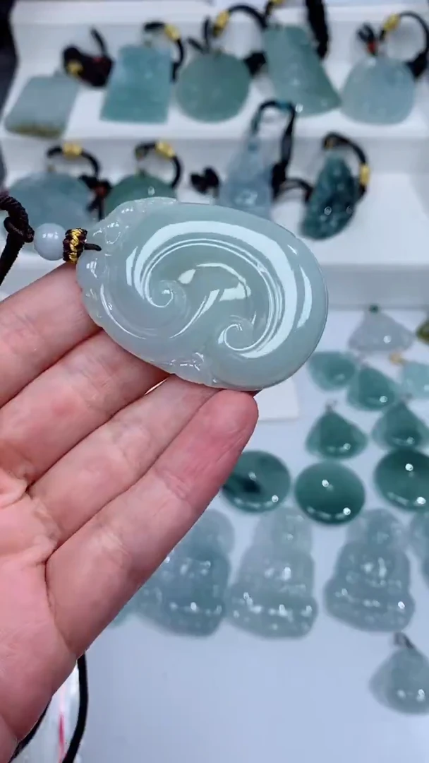 颈饰未镶嵌翡翠吊坠