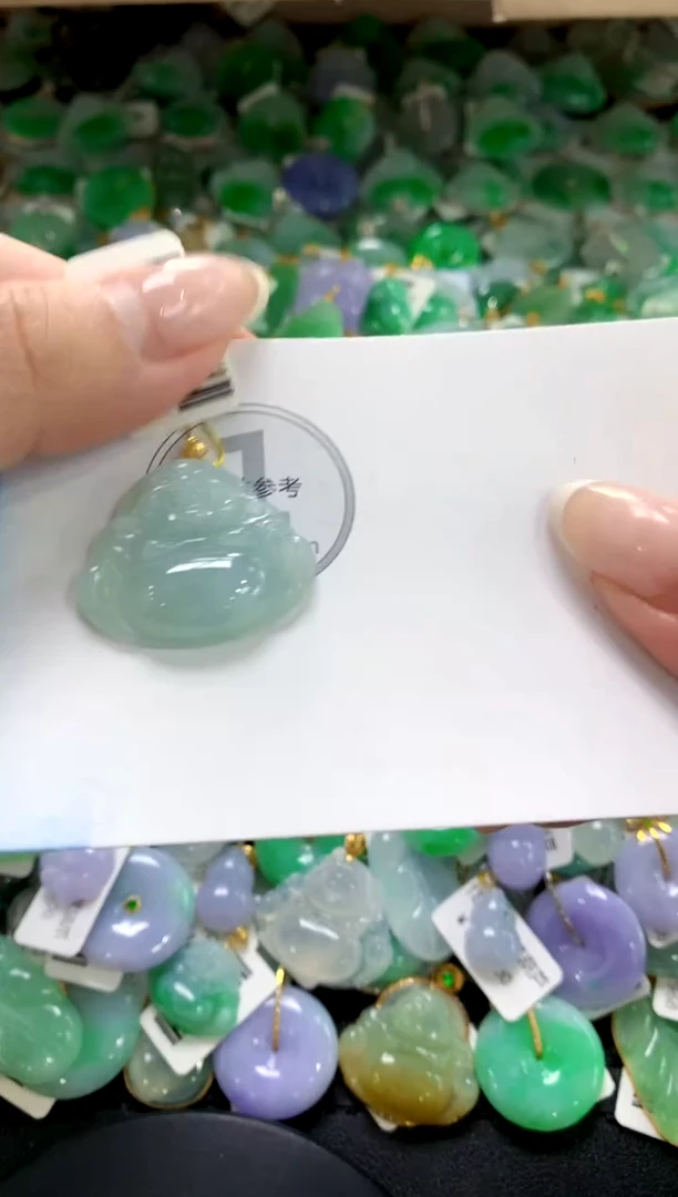 翡翠18K金镶嵌颈饰1111111111111111