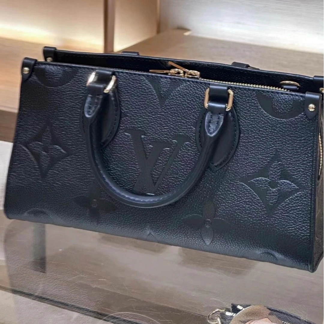 全新未使用 LouisVuitton/路易威登 蔚蓝/横版onthego黑色 手提包
