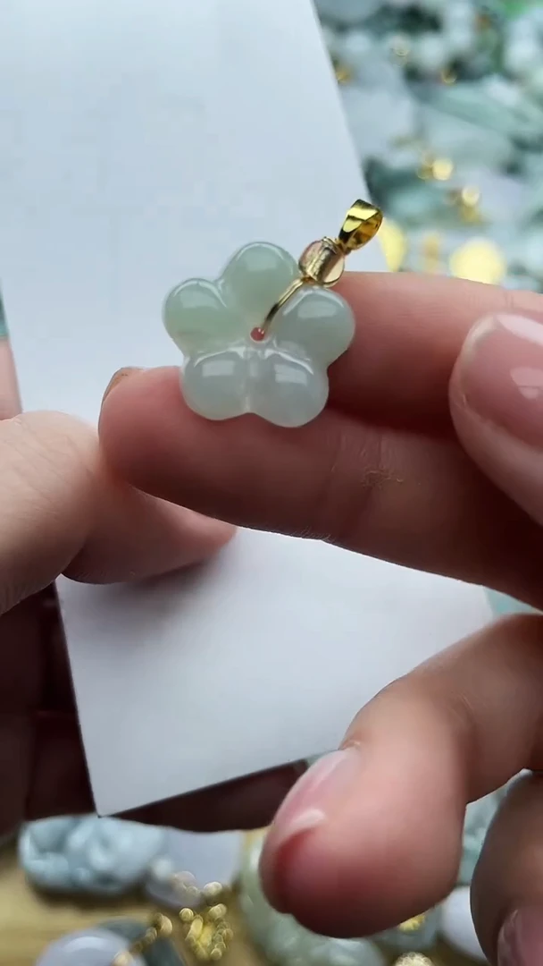 未镶嵌翡翠耳饰1