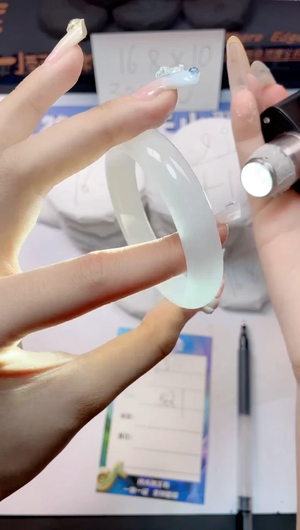 石英质玉手镯未镶嵌5-52.1