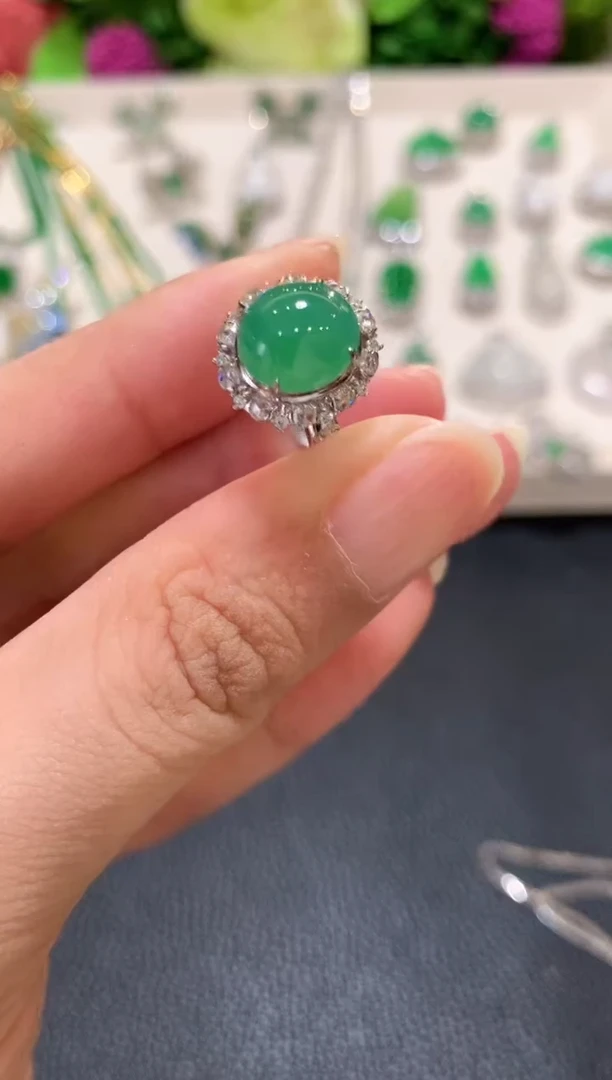 18K金镶嵌戒指翡翠b105