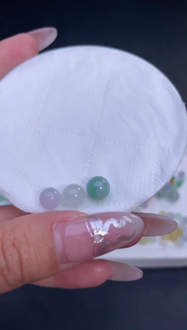 颈饰未镶嵌翡翠124卡8