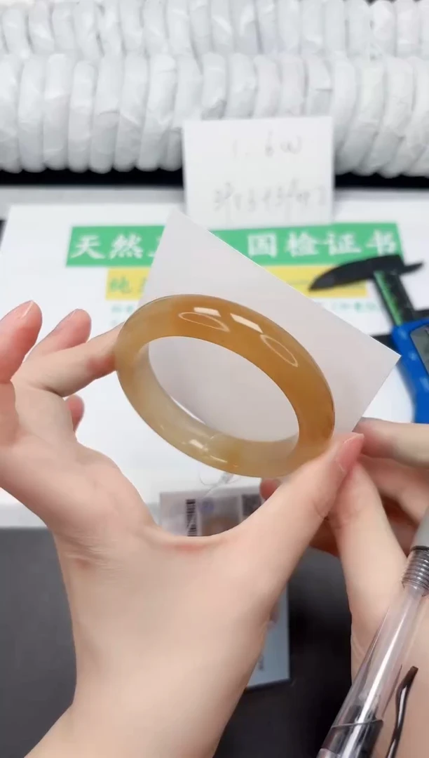 石英质玉手镯未镶嵌137-56.4黄蓉