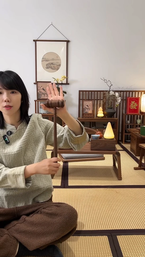 黑胡桃木用****妙一个按摩锤