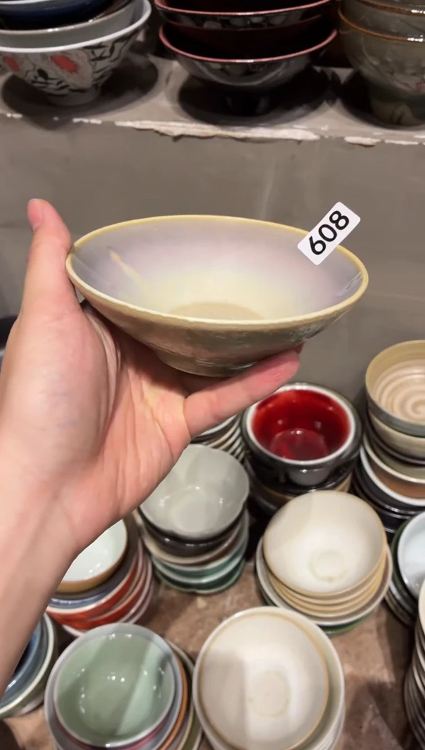 瓷片爱****女608微瑕外绿内霞光斗碗1个