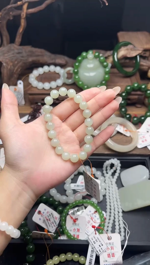 未镶嵌手串和田玉卡10且末青白 圆珠9009343