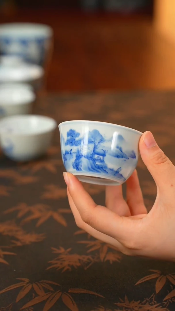少得瓷精选福利山水卧足杯