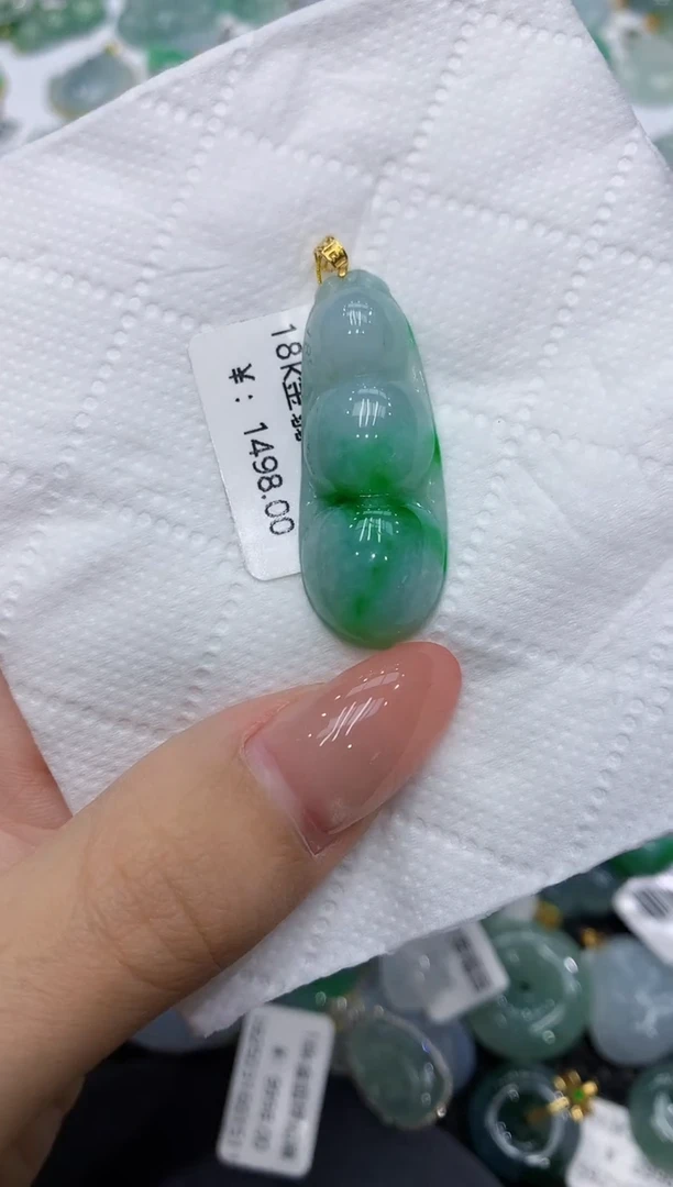 颈饰18K金镶嵌翡翠111111111111