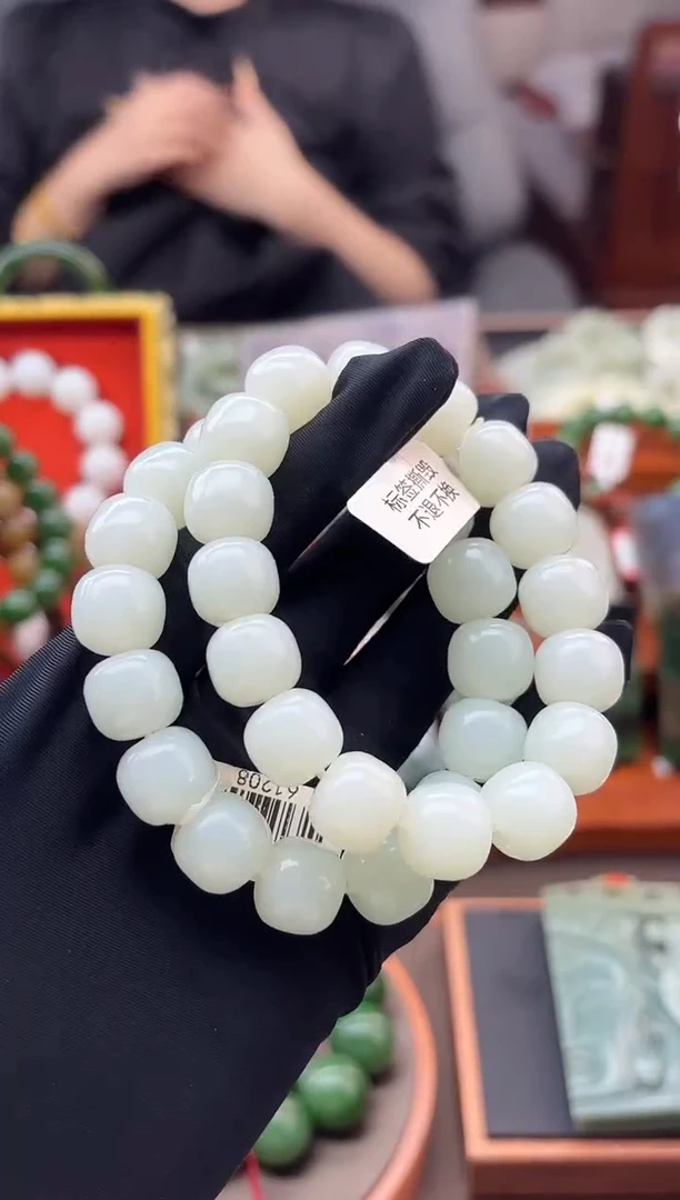 未镶嵌手串和田玉董小姐推荐 多样性发货 拍一发一qmb12