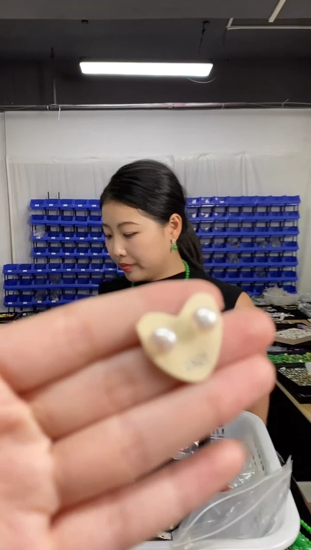 银S925镶嵌耳饰淡水珍珠闪购链接   多样性发其一颜色微差