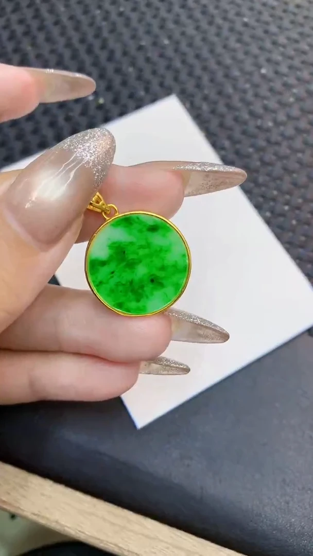 颈饰未镶嵌翡翠1
