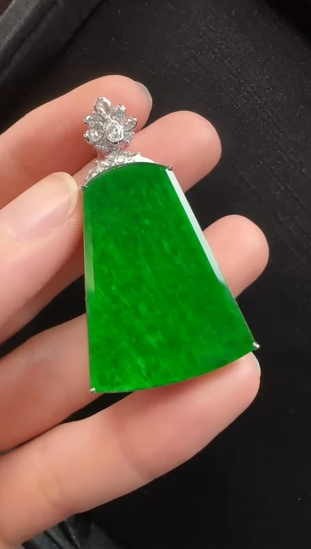 颈饰18K金镶嵌翡翠459无事牌一个