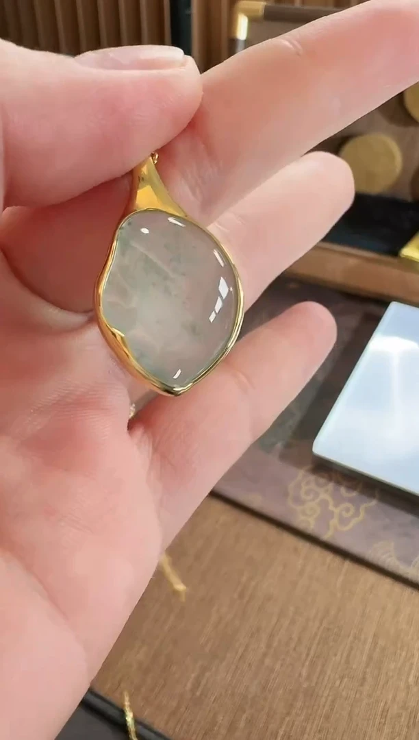 吊坠(不含链)18K金镶嵌翡翠吊坠