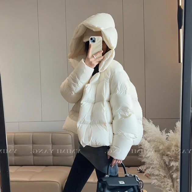 云朵泡芙高端90白鸭绒羽绒服女短款连帽2025年冬季新款面包服外套