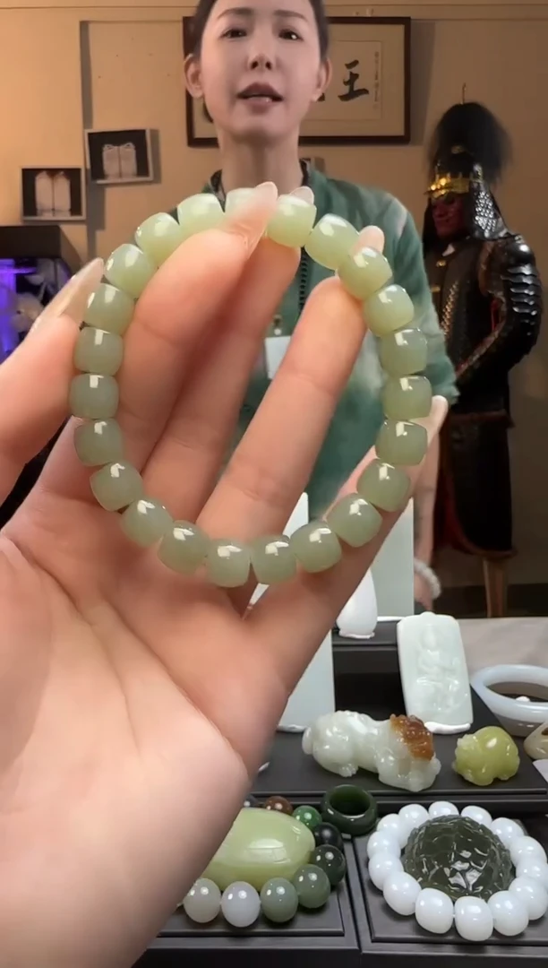 【闪购商品】和田玉晴水极限弧未镶嵌手串