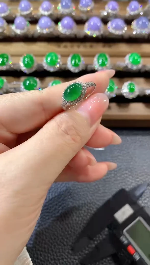 18K金镶嵌戒指翡翠A92