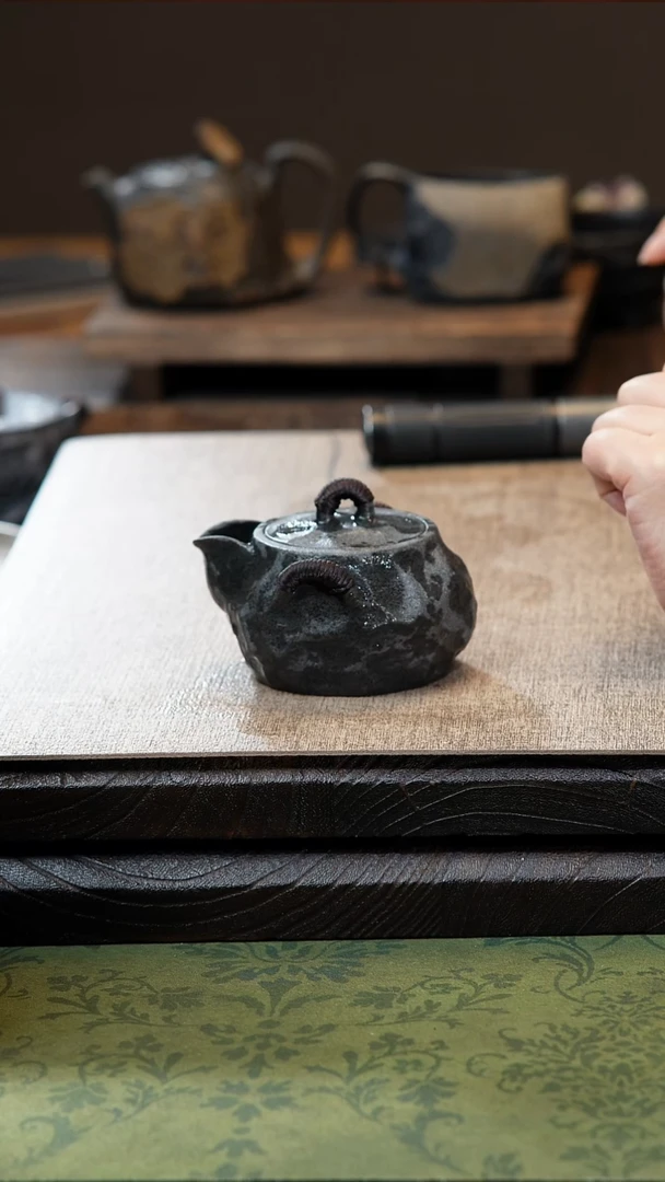 柯荣盛老师作品冰碛岩重工雕刻手凿宝瓶壶