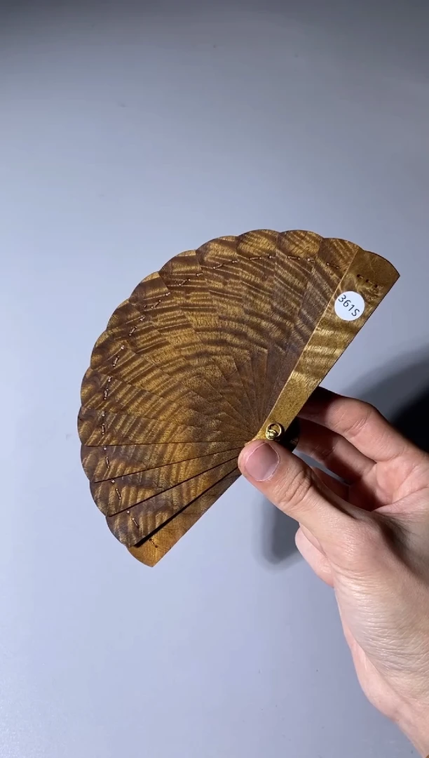 【闪购商品】金丝楠木雕361号10cm金丝楠迷你扇