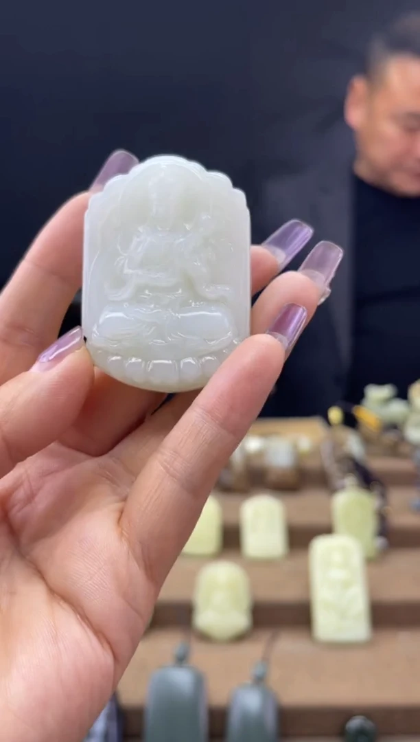 颈饰未镶嵌和田玉1