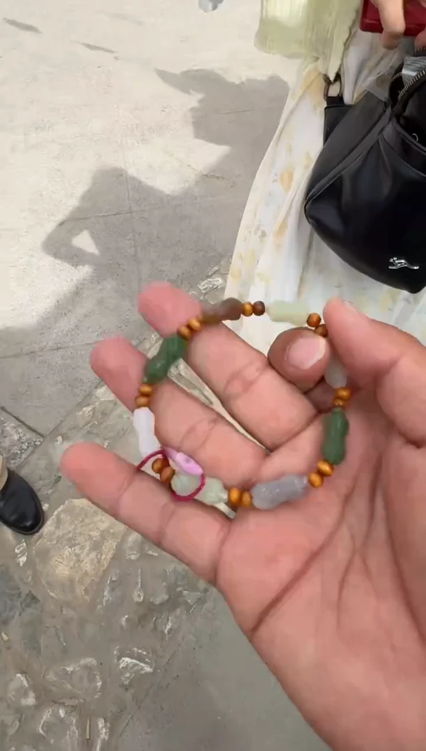 未镶嵌和田玉（糖玉）挂件和田玉