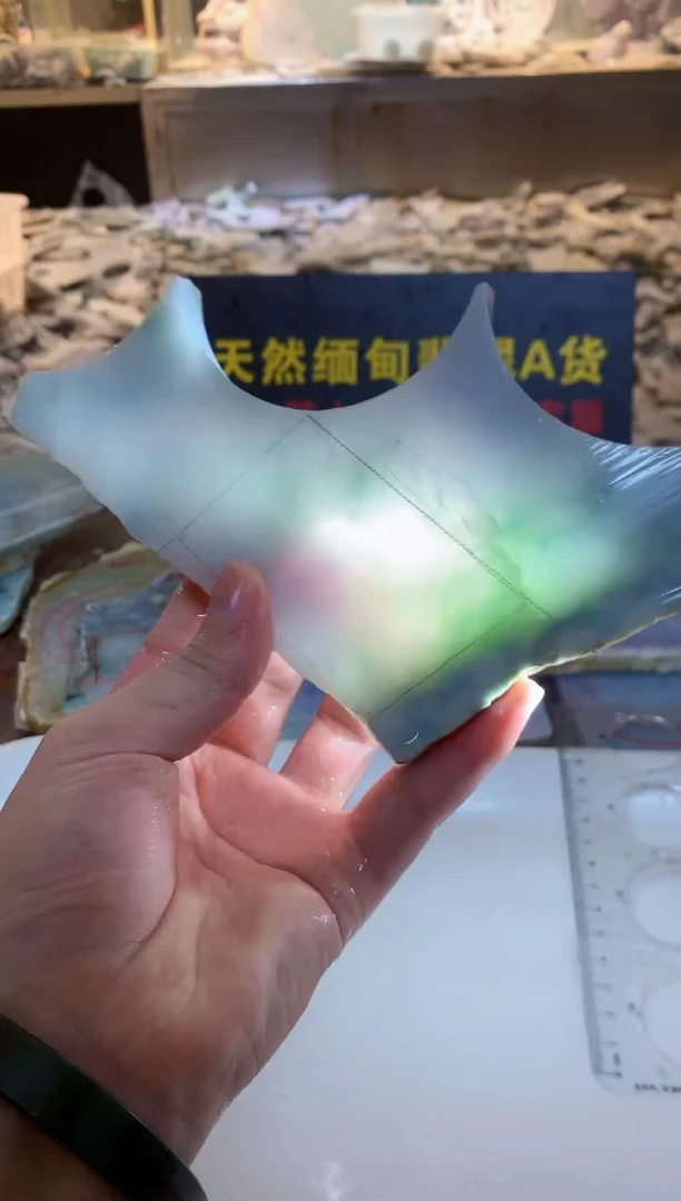 翡翠未镶嵌颈饰0朱0翡翠珠宝759