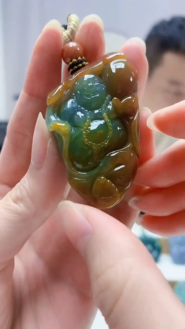 未镶嵌定制翡翠4898zm-毛货挂件154