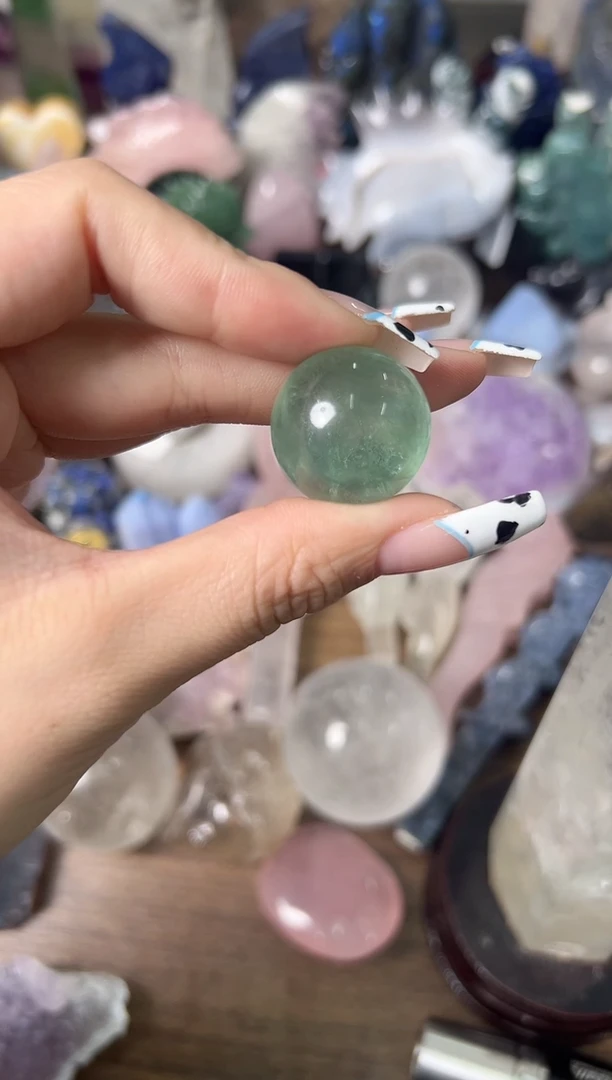 未镶嵌珠宝奇石萤石M180 约2.4cm 多样性发一