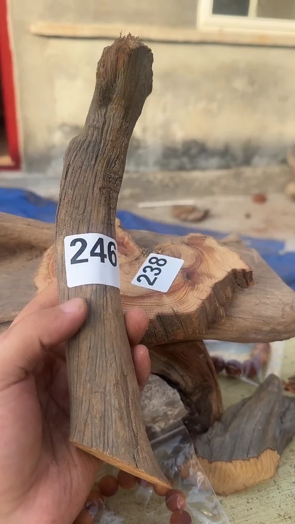 柏木（崖柏）太行陈化崖柏香片！随机一片！（1单1片）246