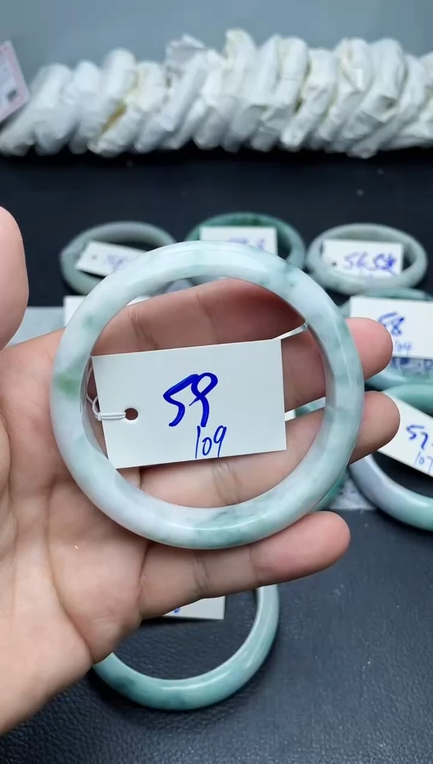 未镶嵌手镯翡翠109