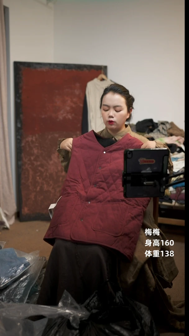 常规红色摇粒绒马甲