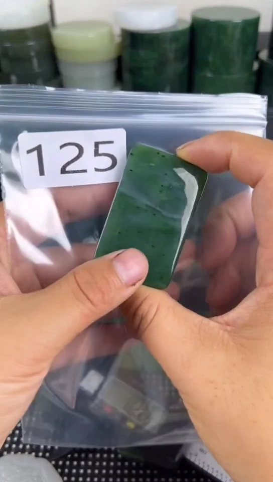 和田玉未镶嵌珠宝半成品牌子