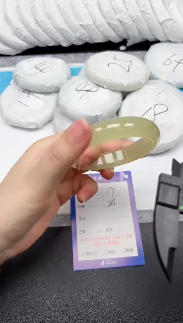 未镶嵌手镯石英质玉17-55.9
