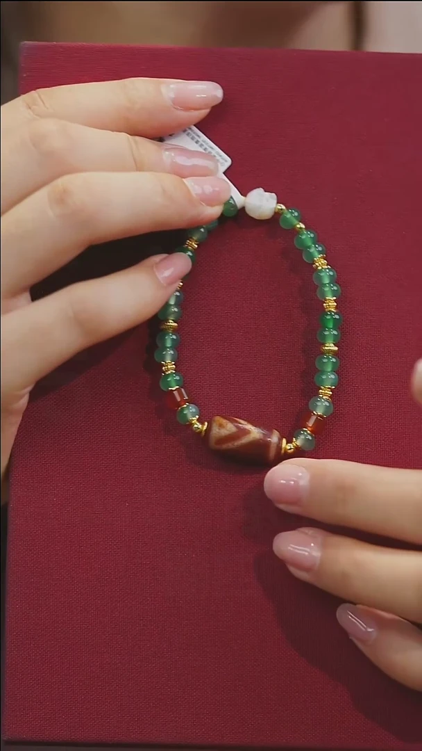 【闪购商品】玛瑙/玉髓手串未镶嵌多样性发其一