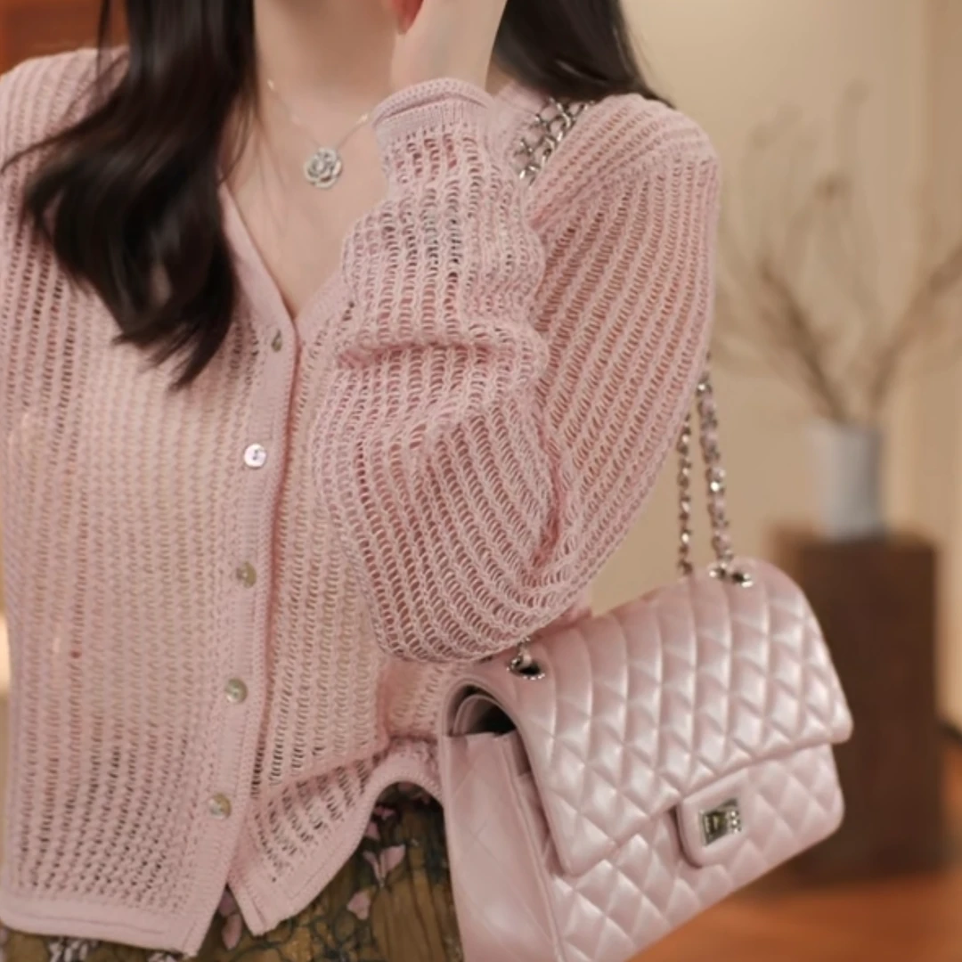 设计感粉色V领针织开衫2025新款早春气质高级感正肩圆领长袖上衣