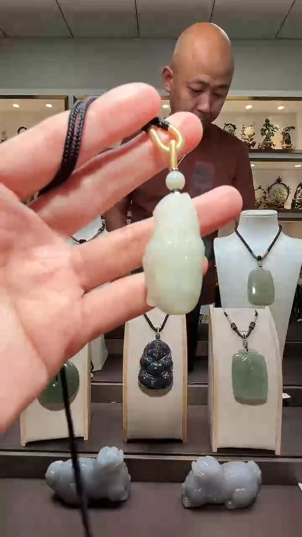 和田玉未镶嵌颈饰苏