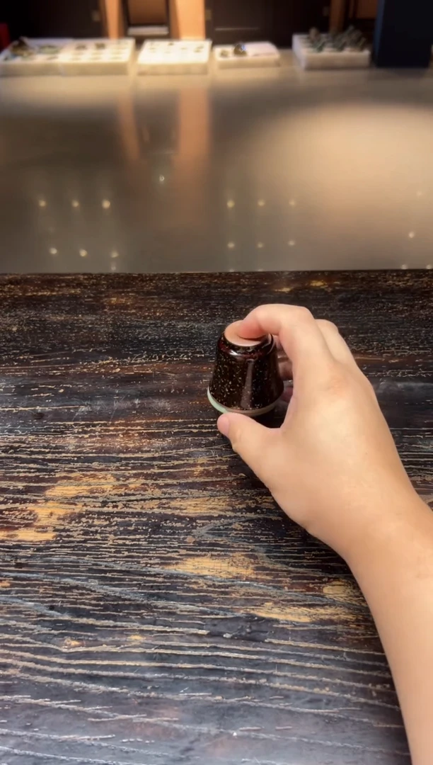 R****d陈慧芳碧海星河岩茶杯