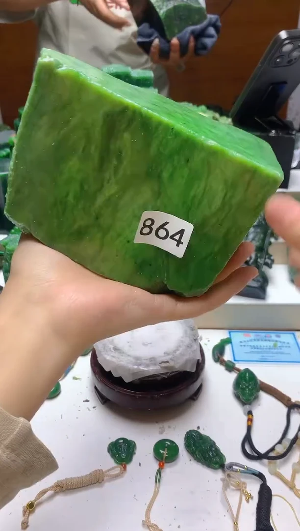 未镶嵌和田玉（碧玉）珠宝半成品0