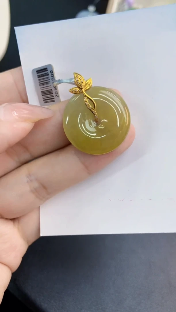 翡翠未镶嵌颈饰1