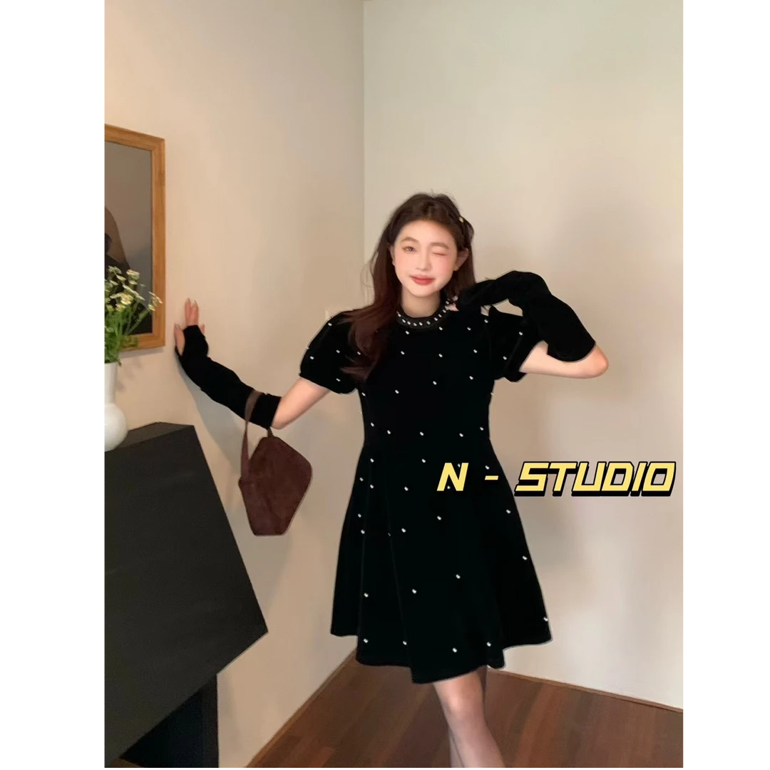 高级感韩版钉珠连衣裙+泡泡袖套春秋新款法式赫本风丝绒小黑裙潮