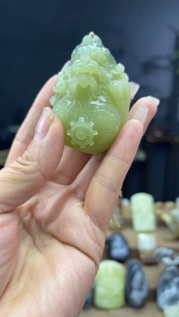 颈饰未镶嵌和田玉1