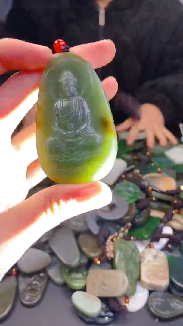 颈饰未镶嵌和田玉1