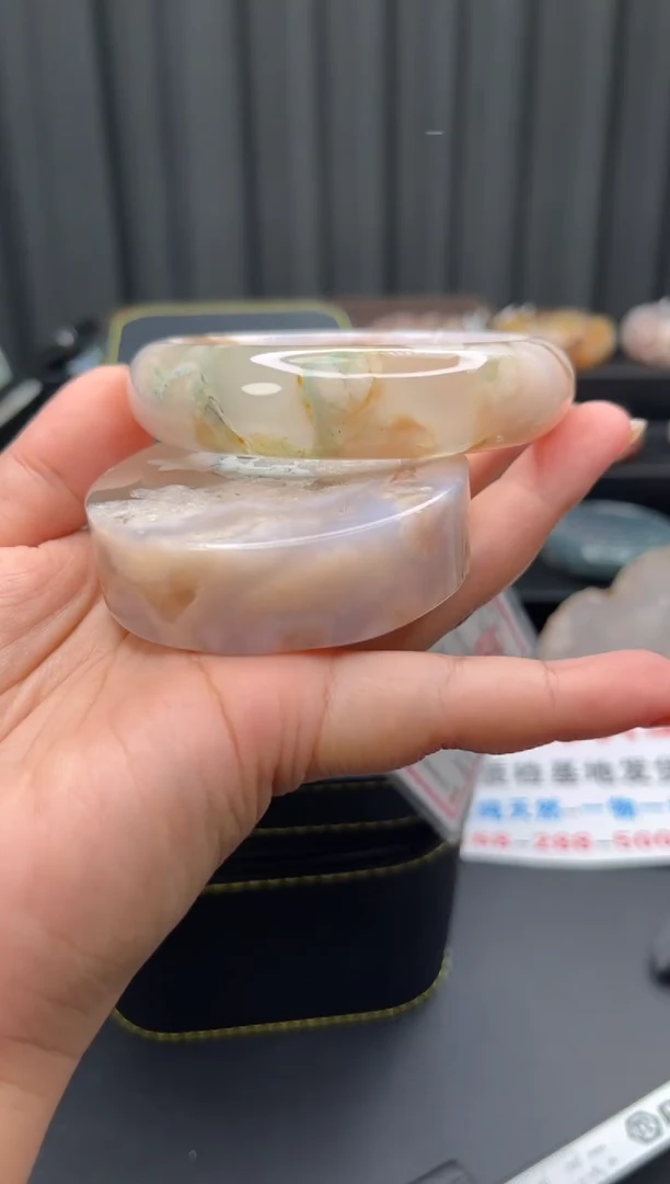 石英质玉手镯未镶嵌赠送镯心（圈口62