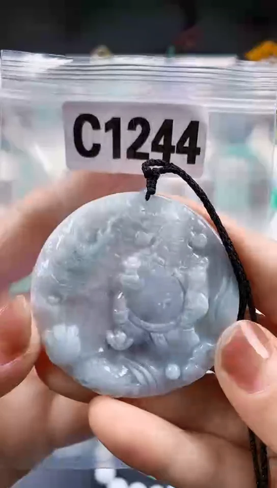 颈饰未镶嵌翡翠天然翡翠吊坠挂件