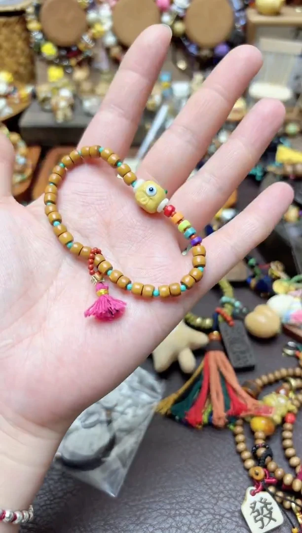 手串橄榄核小怪兽