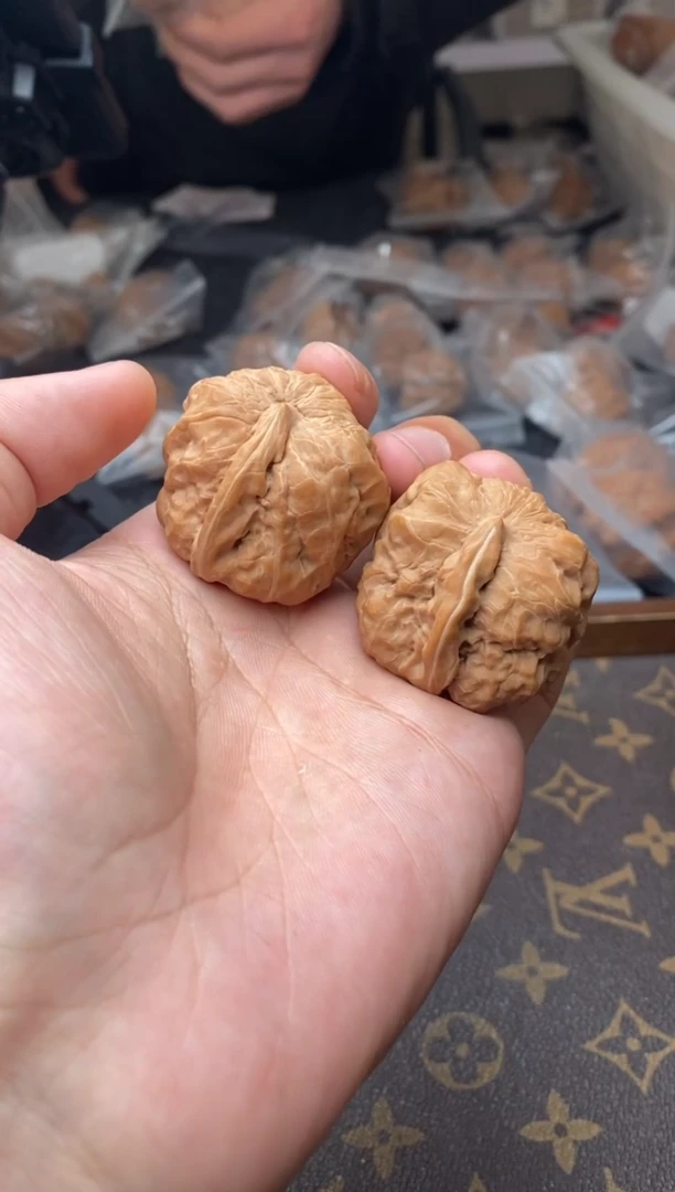 【闪购商品】文玩核桃把件A140号35尺蛤蟆异型